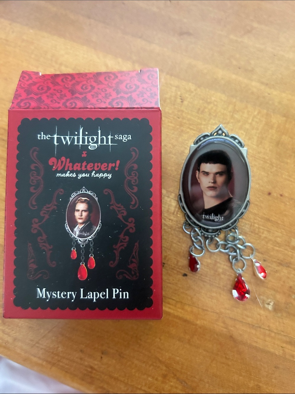 Twilight Saga Red Teardrop Brooch - Decorative Lapel Pin